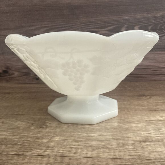 Vintage Panel Grape Milk Glass Large Wide Scallop Compote Bowl Pedestal Footed - Picture 1 of 10